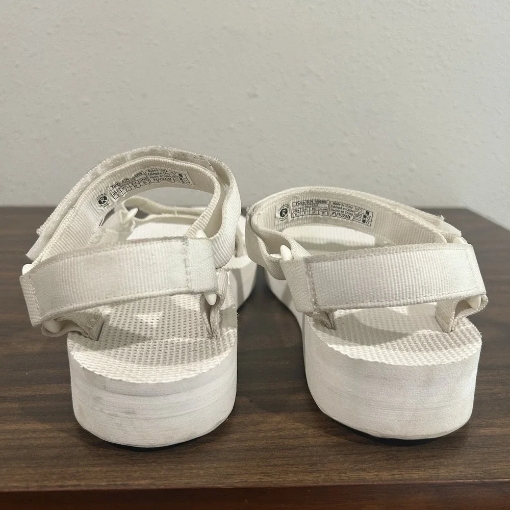 Teva Midform Universal Bright White Sandals S/N 1090969 Womens Sz 6